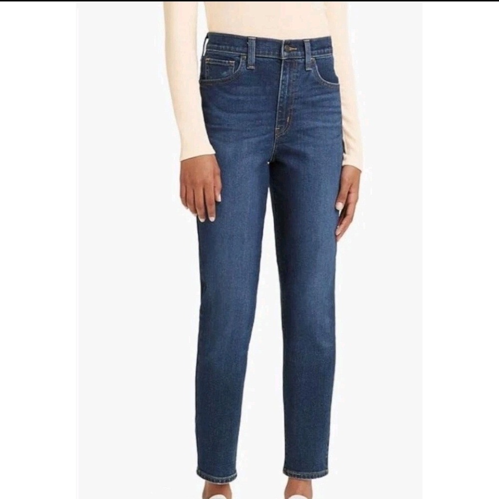 Levis High Waisted Mom Jeans Blue‎ Dark Wash Tapered Leg 31x27 26986-0049